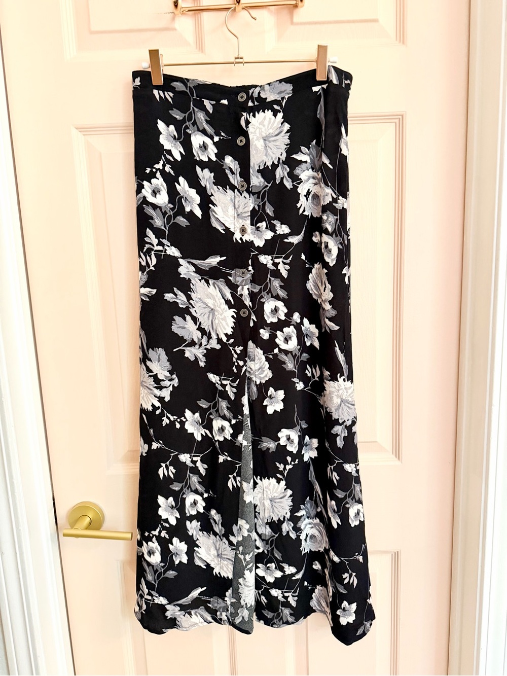 $5‎ SALE Black floral wild fable maxi skirt